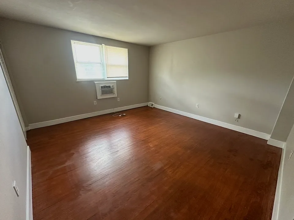 1142 E Mount Airy Ave #2
