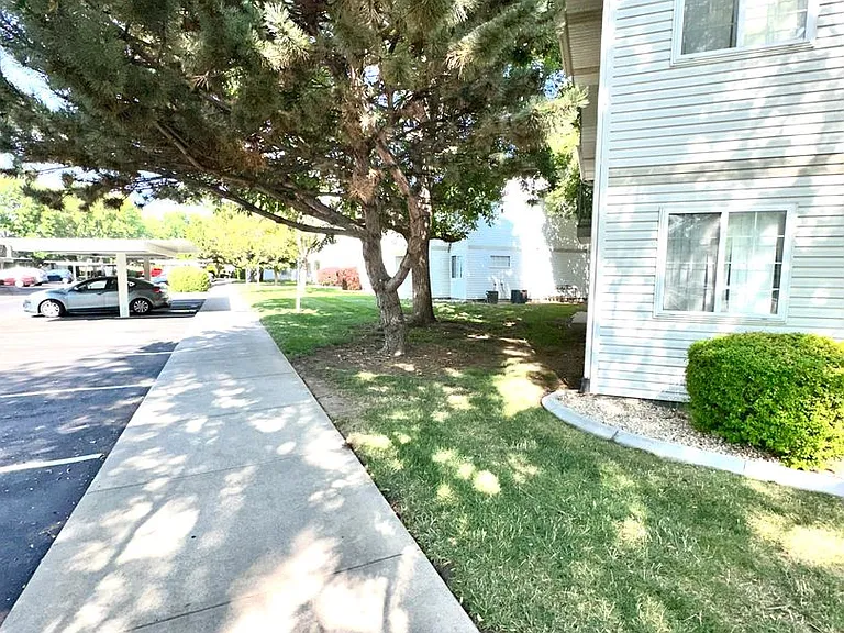 10673 W Halstead Ln #202 — Photo 25