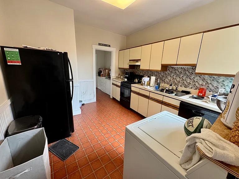 104 Strathmore Rd #3 — Photo 6