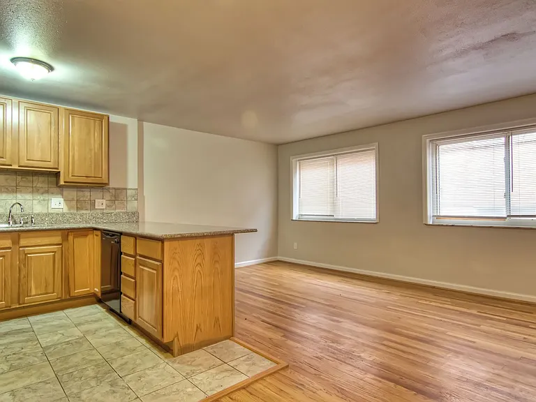 3508-10 Russell Ave — Photo 24