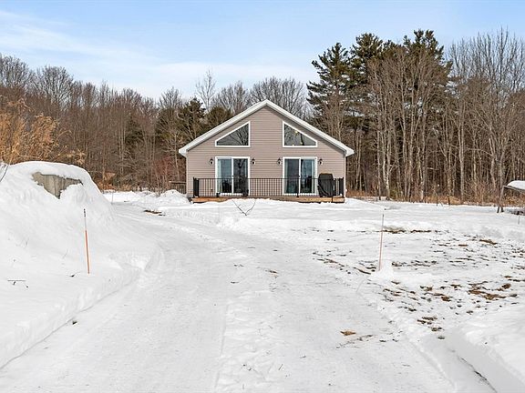 5th image of 10 Russell Farm Rd