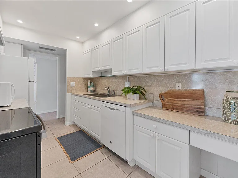 500 Park Blvd S #109 — Photo 13