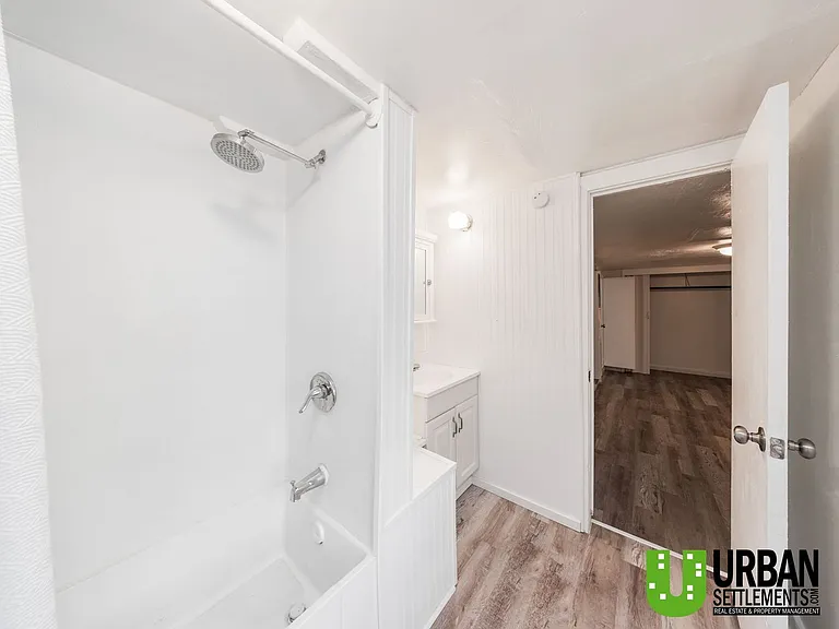 370 E 8th Ave — Photo 9