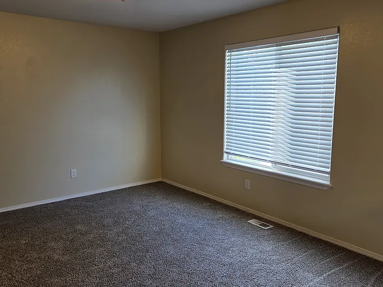 4004 E Park Ridge Dr — Photo 15