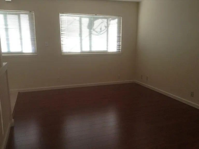 1058 Roewill Dr — Photo 1