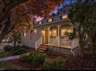 11 Crest Hill Rd, Verona, NJ 07044