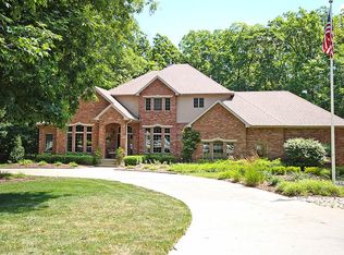 3250 Woodland Shores Dr, Decatur, IL 62521