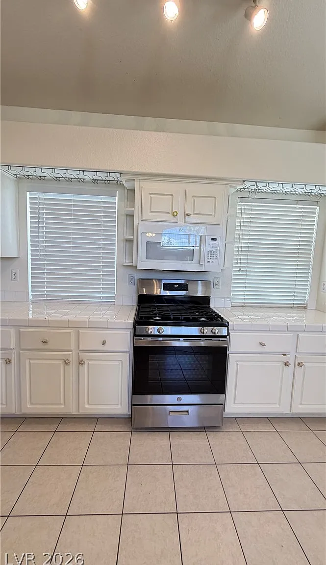 2 bed, 2.0 bath, 1296 sqft, $1,950 — Photo 4