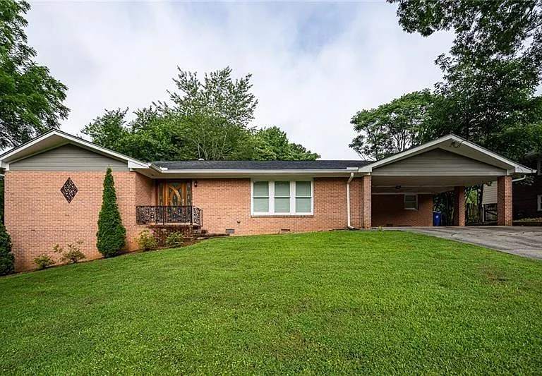 2470 Landeau Cir — Photo 1