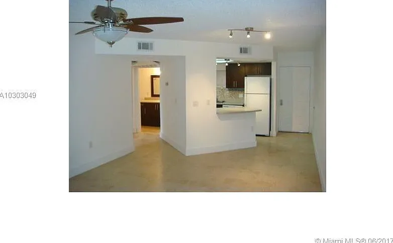 8343 Lake Dr #402