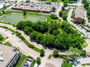 250 Saint Regis Pl, Lombard, IL 60148