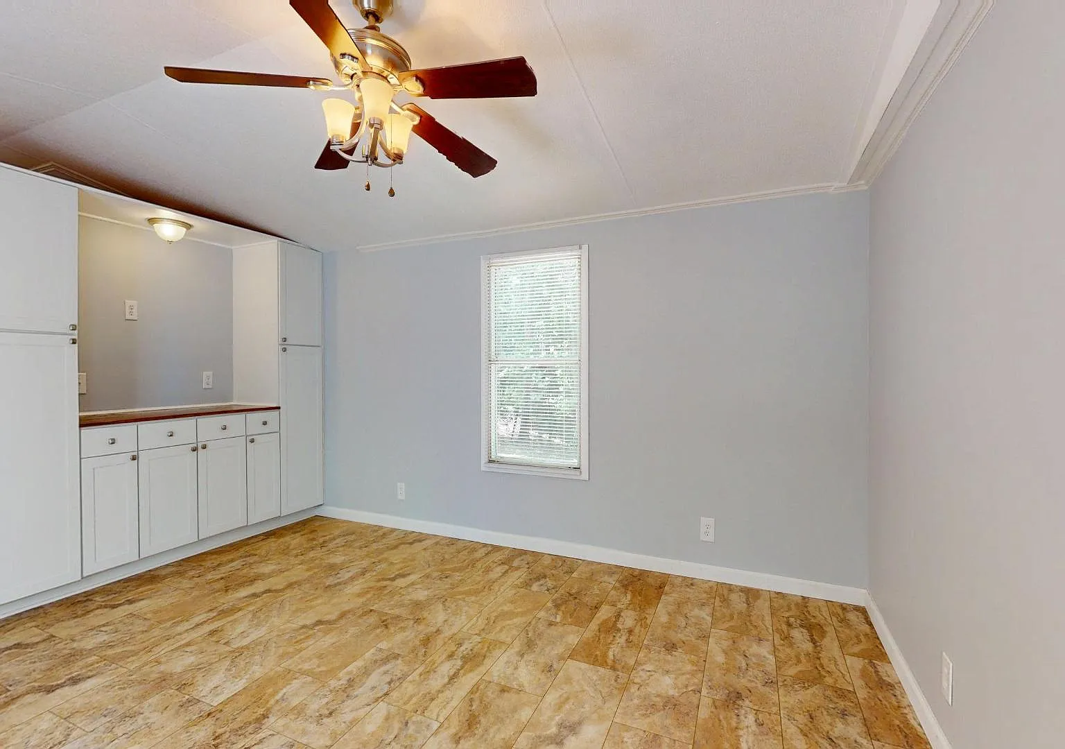 4120 Glenola Dr — Photo 3