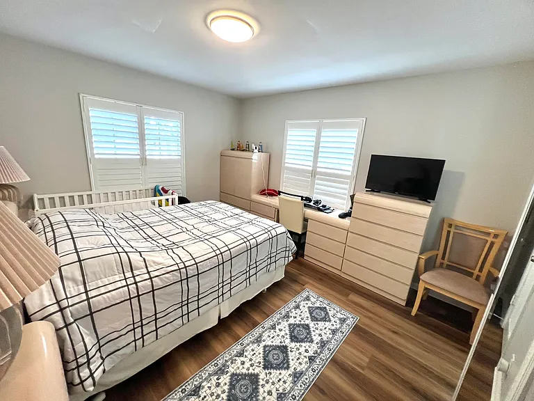 2270 NE 68th St #1911 — Photo 12
