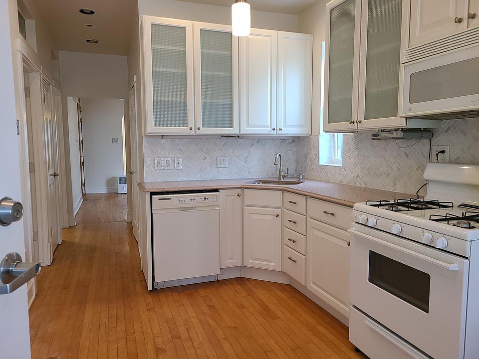 1st image of 1506 W Diversey Pkwy House 3F