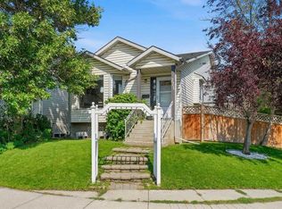 271 S Erin Meadow Close SE, Calgary, AB T2B 3E4