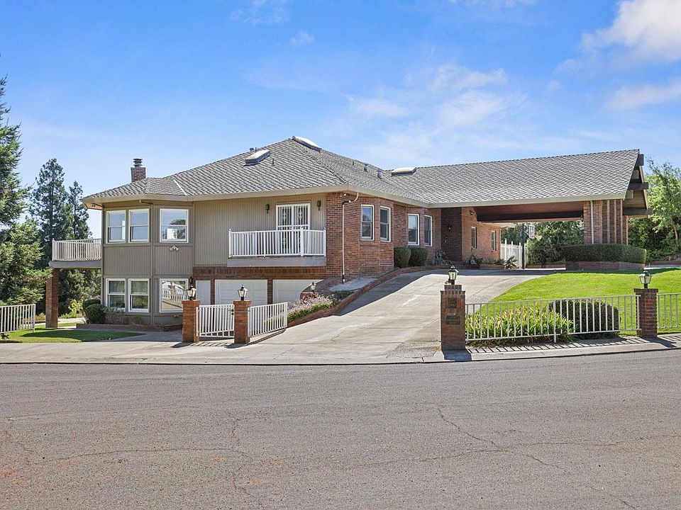 1st image of 2721 Oakhurst Dr