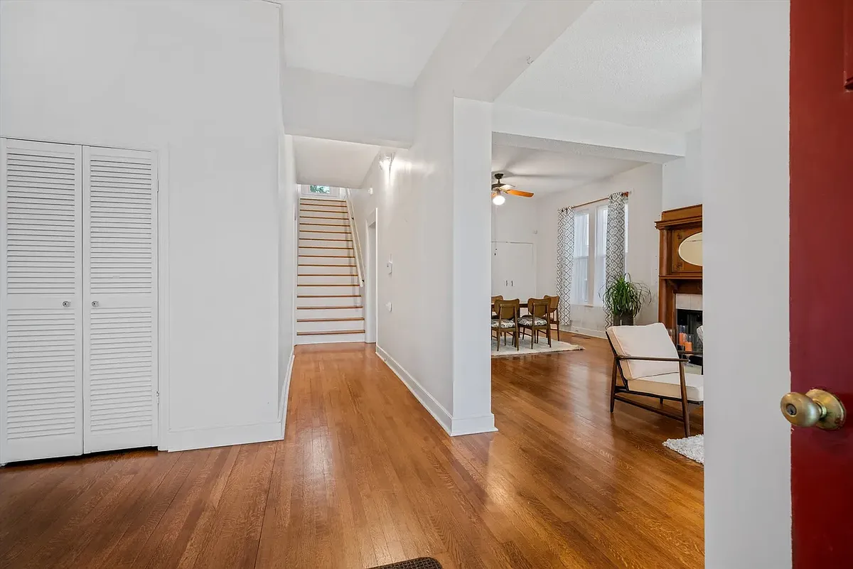 Building Photo - 2097 Linden Ave