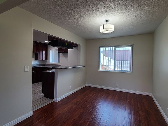 5th image of 2842 Nina St APT 4