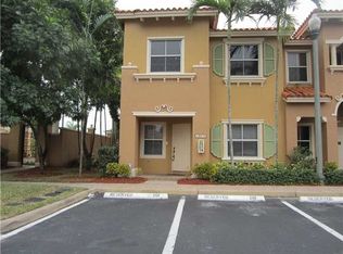 10670 SW 8th St #201, Pembroke Pines, FL 33025