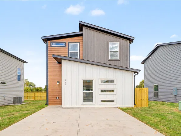 710 Discovery Ave, Centerton, AR 72713