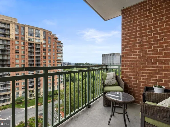 11700 Old Georgetown Rd Unit 806, North Bethesda, MD 20852