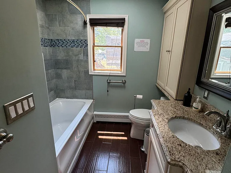 282 Lawrence Ave — Photo 8