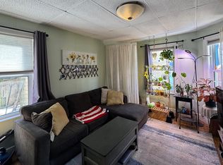 197 Elm St #1R, Somerville, MA 02144