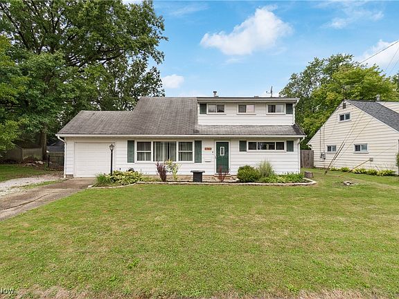 2nd image of 2980 Archwood Pl