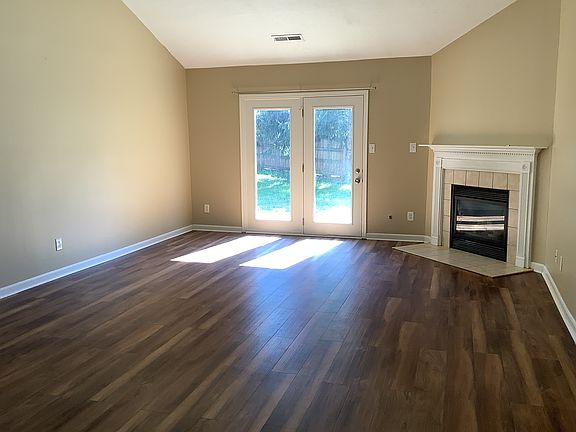 3rd image of 650 Quail Hollow Dr