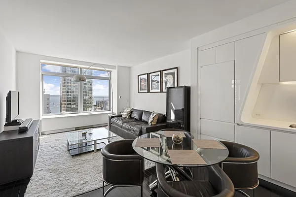 Rented by Compass | media 14