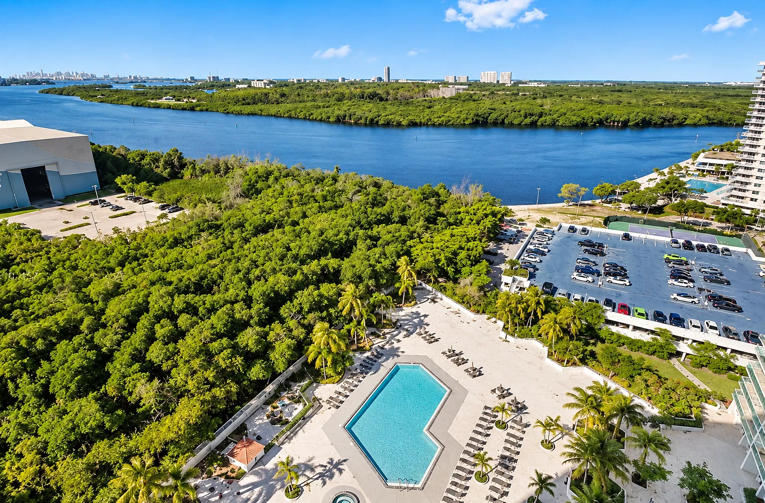 Bayview Dr, Sunny Isles Beach — Photo 2