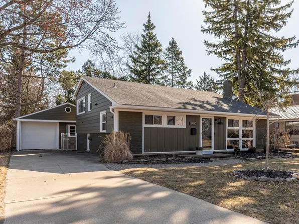 1400 Saunders Cres, Ann Arbor, MI 48103