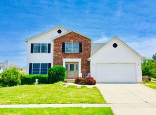 1504 Plantation Ln, Bloomington, IL 61704