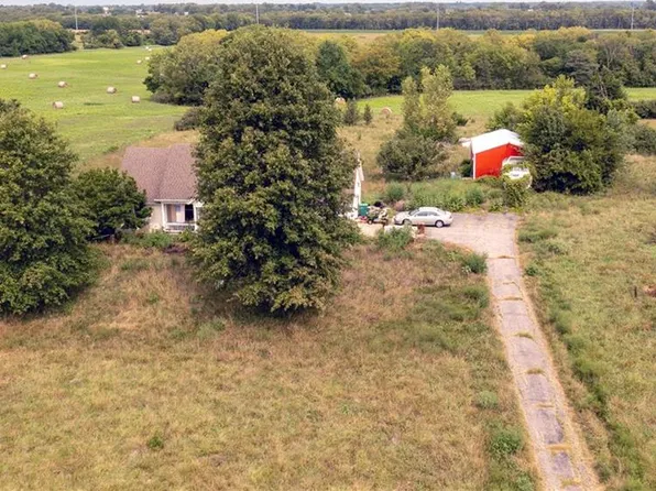 26900 W 223rd St, Spring Hill, KS 66083