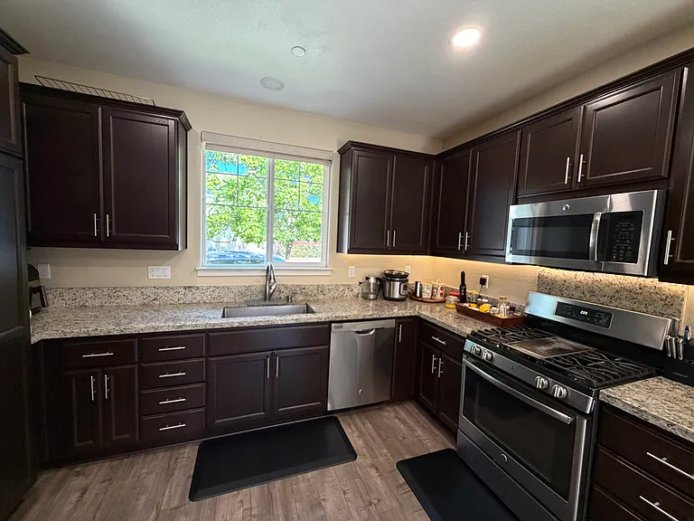 339 Emory Ct — Photo 17
