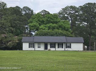 14200 Timber Ridge Dr, Moss Point, MS 39562