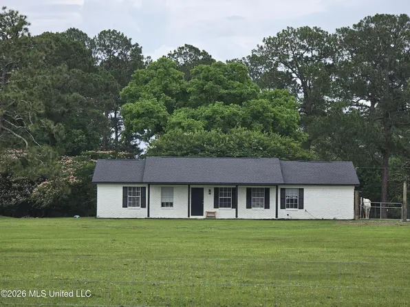 14200 Timber Ridge Dr, Moss Point, MS 39562
