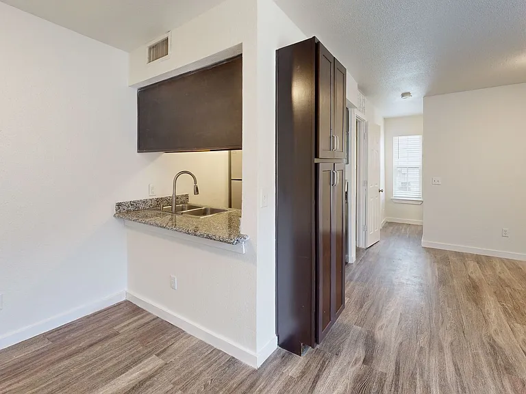 Bennett Ridge Apartments — Photo 3