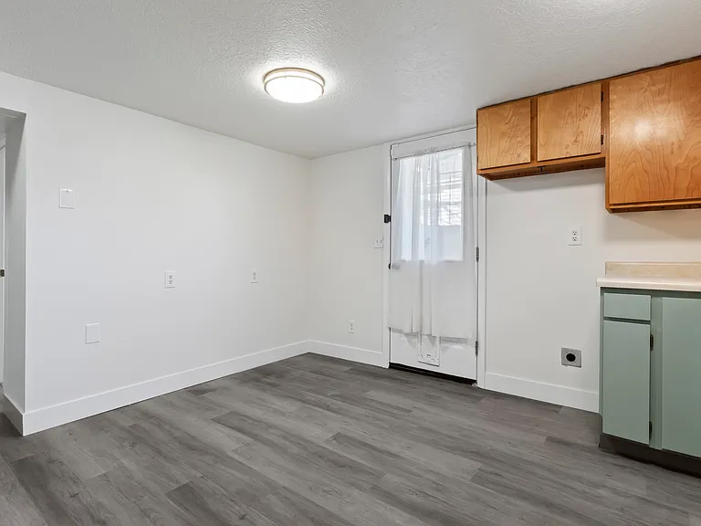 377 N 200 W — Photo 18