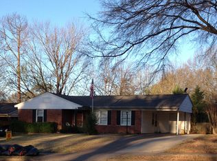 1431 S White Station Rd, Memphis, TN 38117