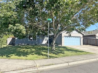 2093 8th St, Springfield, OR 97477