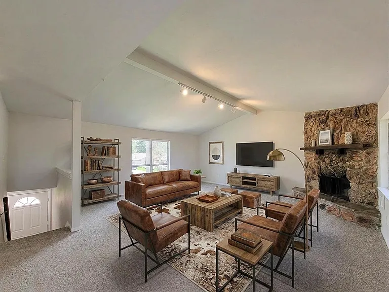 8719 Valley Song Dr — Photo 3