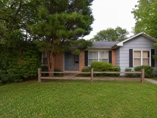 1545 N Kaspar Ave, Arlington Heights, IL 60004