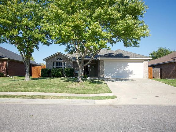2nd image of 1048 Thistle Meade Cir