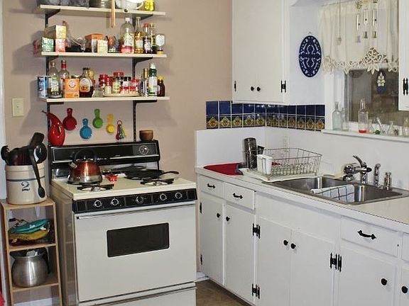 4th image of 208 Wilmington Ave