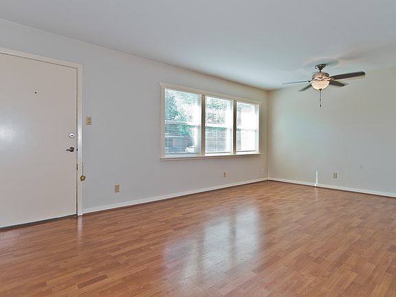 2nd image of 10843 Benbrook Dr