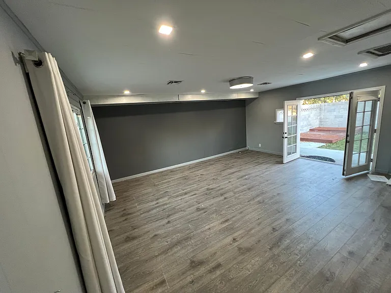 215 Rancho Vista Dr — Photo 5