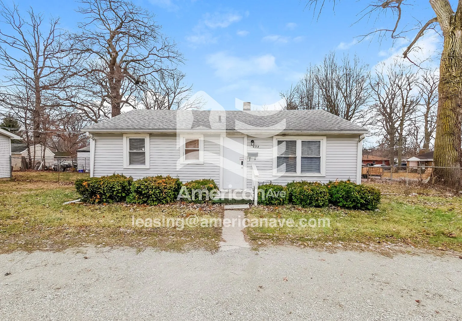 3 bed, 1.0 bath, 816 sqft, $1,408 — Photo 1