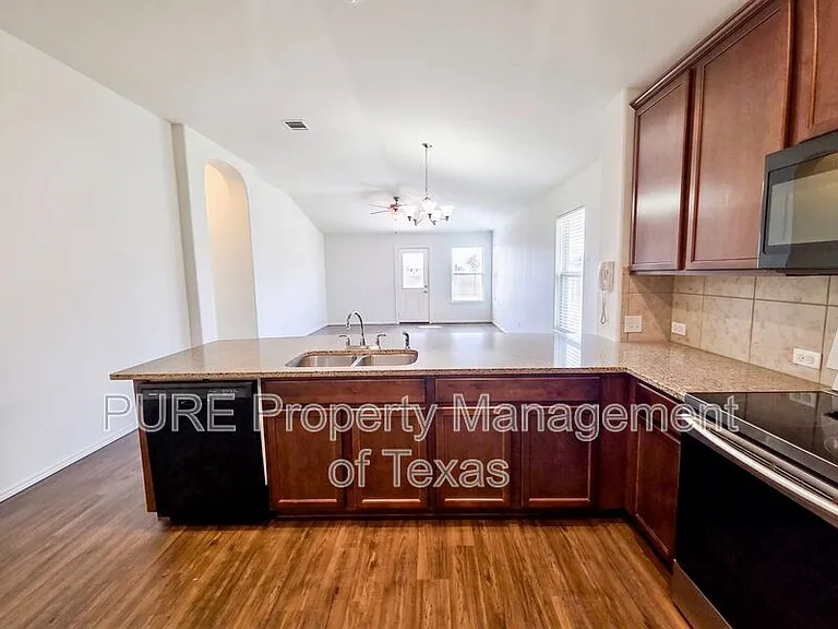 19320 Nicole Ln — Photo 7