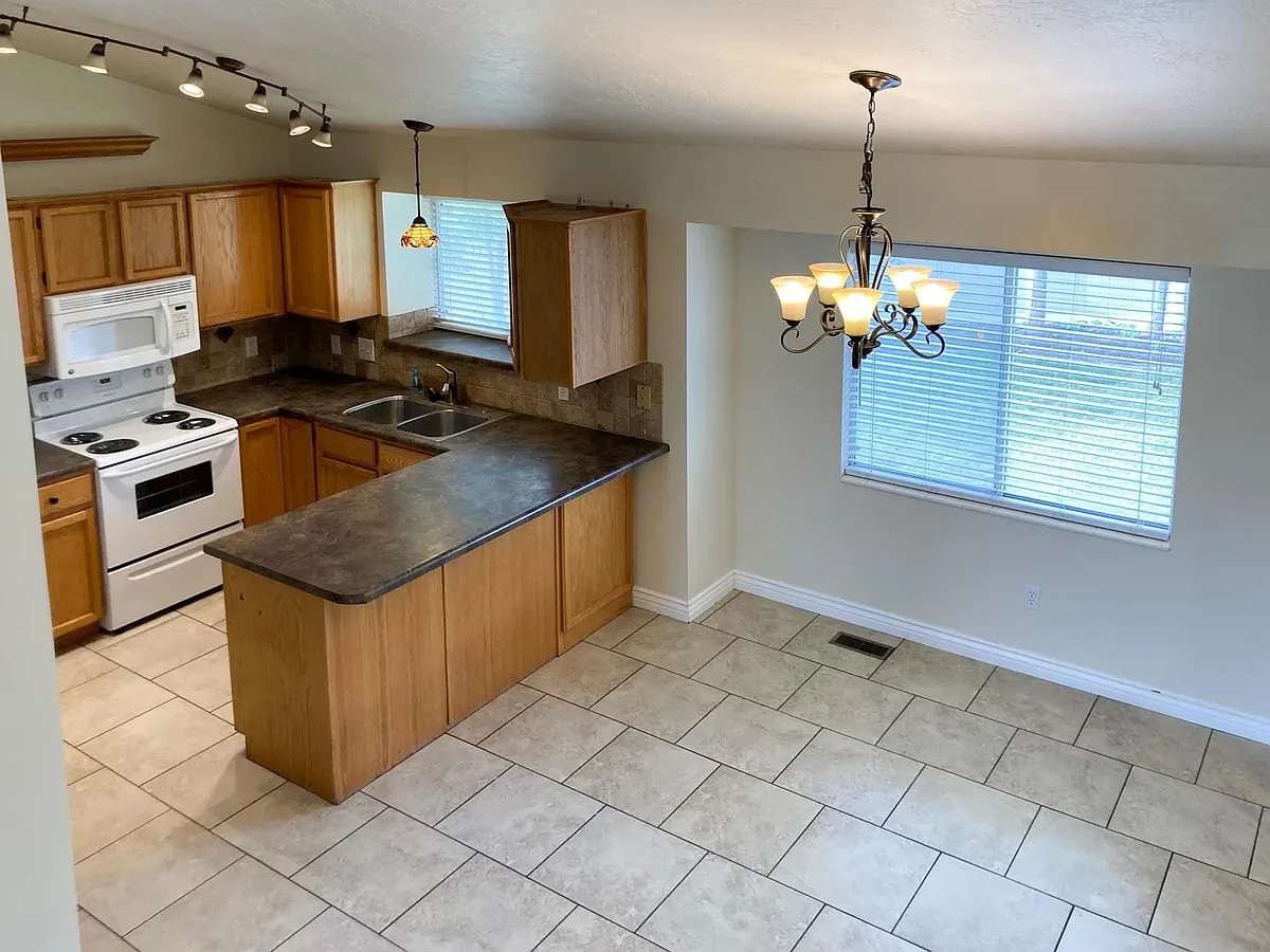 Building Photo - 734 W Sweet Meadow Ln